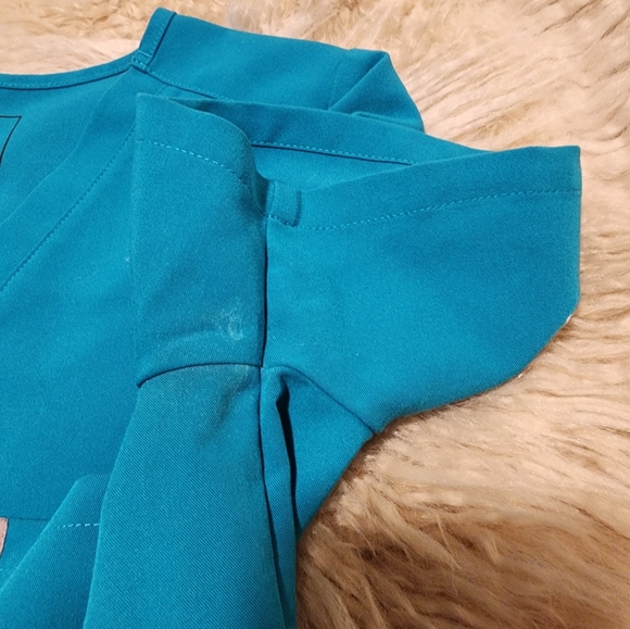 FIGS SCRUBS - Picture 4 of 5